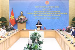 Premier vietnamita se reúne con testigos históricos de Policía Popular 