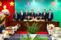 Binh Duong fortalece lazos con la provincia laosiana de Champasak