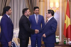 Premier vietnamita se reúne con grupos económicos de Arabia Saudita y CCG
