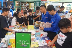 Presentan más de 16 mil títulos en Feria del Libro Infantil de Ciudad Ho Chi Minh