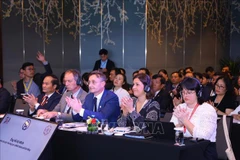 Localidades de Vietnam y Francia cooperan para desarrollar ciudades inteligentes