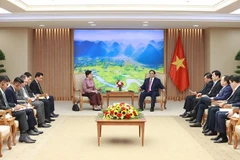 Premier vietnamita recibe a embajadora camboya