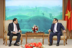 Premier vietnamita recibe al presidente del grupo indio Adani