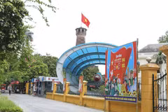 Periódico laosiano destaca valores de la Revolución de Agosto de Vietnam