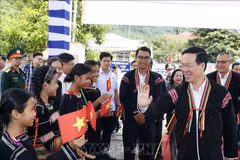 Presidente asiste al Festival de la Gran Unidad Nacional en provincia de Phu Yen