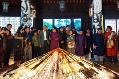 Exposición de caligrafía destaca literatura y arte vietnamitas