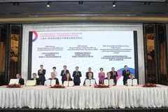 Singapur y Shanghái firman 15 acuerdos económicos 