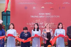 Inauguran exposición sobre patrimonios de localidades de Vietnam y Francia