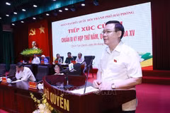 Titular del Parlamento vietnamita se reúne con electores de Hai Phong