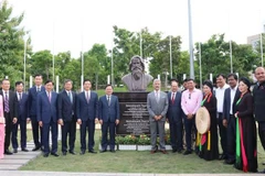 Inauguran en Bac Ninh la estatua de la celebridad literaria india Tagore
