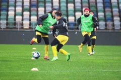 Vietnam recibe oficialmente equipamientos otorgados por la FIFA