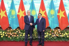 Premier vietnamita se reúne con el presidente de Kazajistán