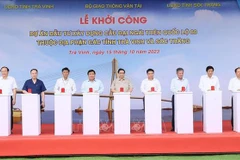 Premier realiza visita de trabajo en provincia de Tra Vinh