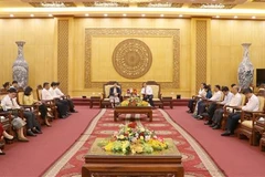 Delegación de revista laosiana realiza visita de trabajo en Ninh Binh 