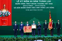 Premier vietnamita pide a Vietcombank promover papel rector en sector bancario