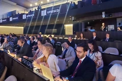Vietnam asiste a reunión en París sobre la contaminación plástica