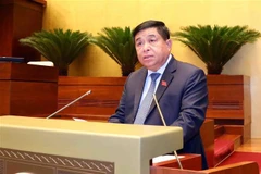Diputados vietnamitas evalúan informes sobre inversión pública a medio plazo