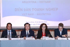 Titular del Parlamento vietnamita asiste al Foro empresarial Vietnam-Argentina
