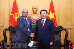 Academia de Política Ho Chi Minh y Banco Asiático buscan mayor cooperación