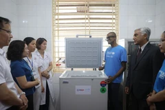 USAID y UNICEF entregan 590 refrigeradores de vacunas a Vietnam