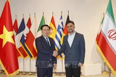 Presidente del Parlamento vietnamita visita Centro de Tecnología e Innovación de Irán