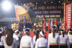 Efectúan mayor festival de los Muong en provincia vietnamita