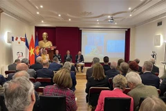 Destacan en seminario en París relaciones Vietnam-Francia