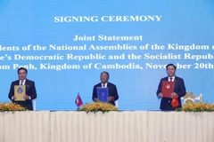 Elevan nivel de cooperación parlamentaria Vietnam-Laos-Camboya