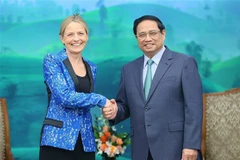 Premier sugiere a Amazon ayudar a empresas vietnamitas en transformación digital