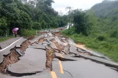 Fuertes lluvias provocan deslizamientos de tierra en Tailandia