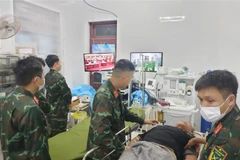 Trasladan a pescador vietnamita con derrame cerebral a parte continental