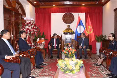 Felicitan a diplomáticos de Laos en urbe vietnamita con motivo de Bunpimay