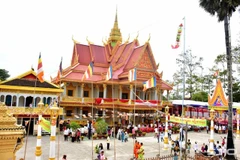 Primer ministro felicita a la comunidad khmer en ocasión de su fiesta tradicional