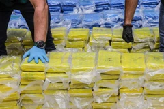Policía de Laos incauta 400 ladrillos de heroína