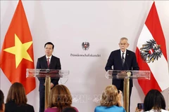 Presidentes de Vietnam y Austria se reúnen con la prensa