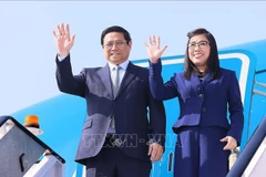 Premier vietnamita concluye su visita de trabajo en Emiratos Árabes Unidos