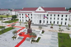 Inauguran Academia Política de Policía de Laos, regalo especial de Vietnam