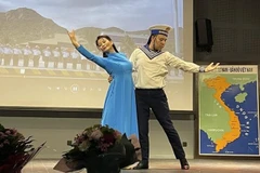 Encuentro en París entre vietnamitas en Europa para recordar visitas a mares e islas de Vietnam