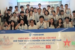 Jóvenes surcoreanos aprenden sobre la cultura vietnamita