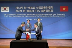 Vietnam y Corea del Sur fortalecen cooperación en comercio, industria y energía