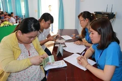 Gobierno vietnamita ofrece apoyo financiero a empleados afectados por el COVID-19