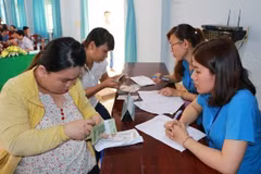 Gobierno vietnamita ofrece apoyo financiero a empleados afectados por el COVID-19