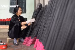 Conservan oficio de elaborar inciensos negros en la aldea Choa