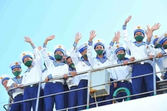 Felicitan a soldados y pobladores del distrito insular Truong Sa con motivo del Tet