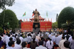  Homenaje al rey Quang Trung en su tierra natal