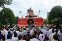  Homenaje al rey Quang Trung en su tierra natal