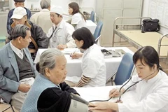 Presta Hanoi atención a mejorar vida de ancianos