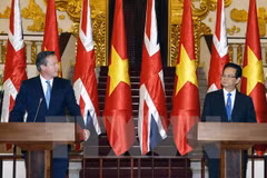 Concluye premier británico visita oficial a Vietnam