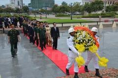 Conmemoran en Cambodia fundación de ejército popular vietnamita