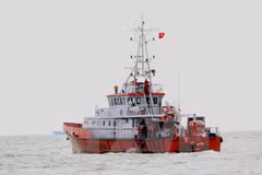  Trasladan a tierra firme dos restos de víctimas de barco accidentado